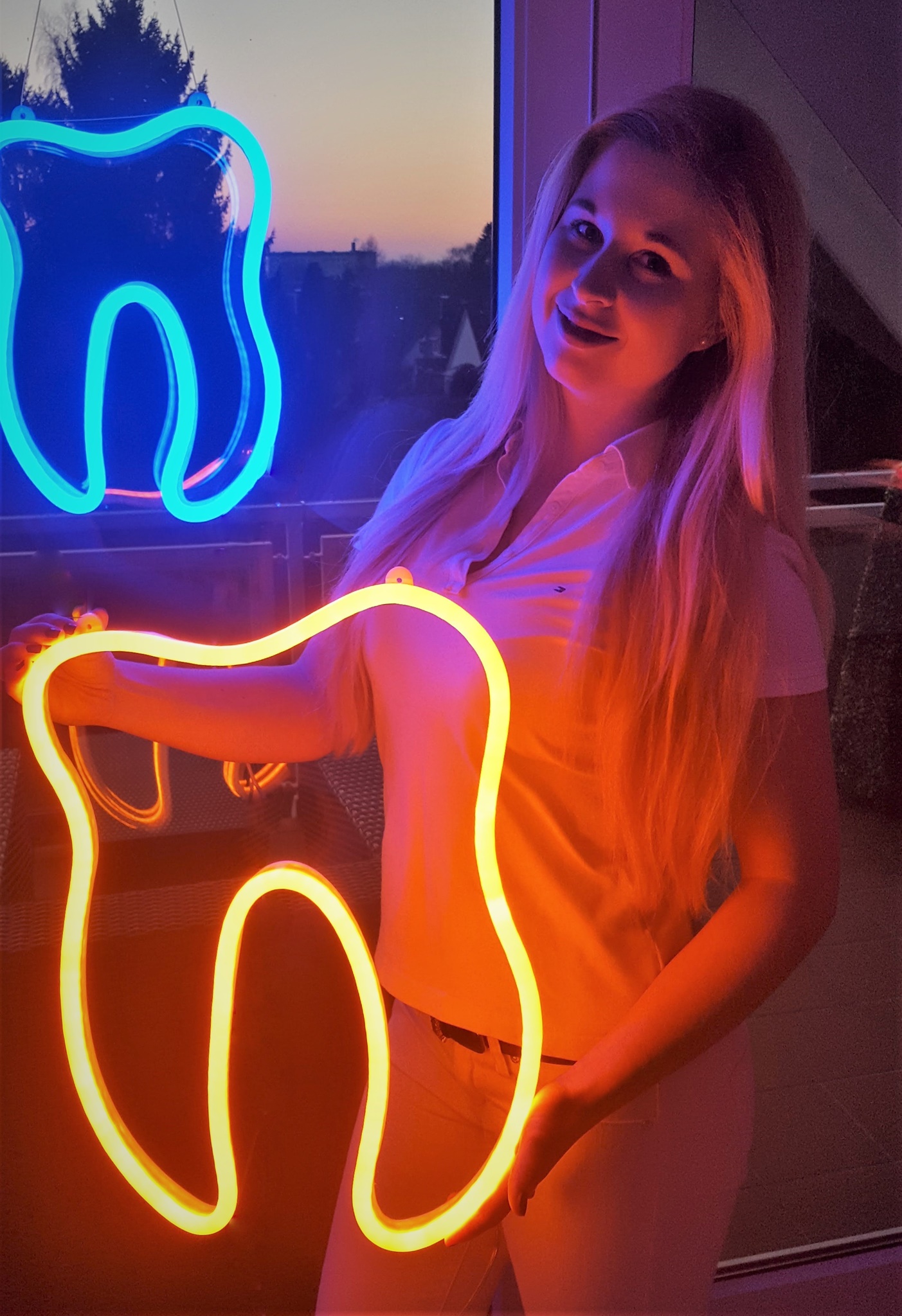 Zahn Neon Schild, starke Zahn wirft Hantel geführt Neon, Zahn mit Klammern  LED Licht, Zahnarzt Licht Wand Dekor, Zahn Klinik Zeichen - .de