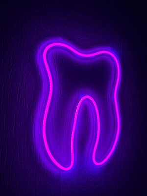 Lila Zahnleuchte Kinderzahnarzt